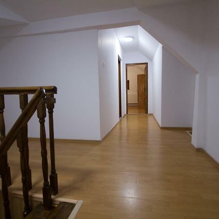 Pe Tocile Apartment Брашов Екстериор снимка