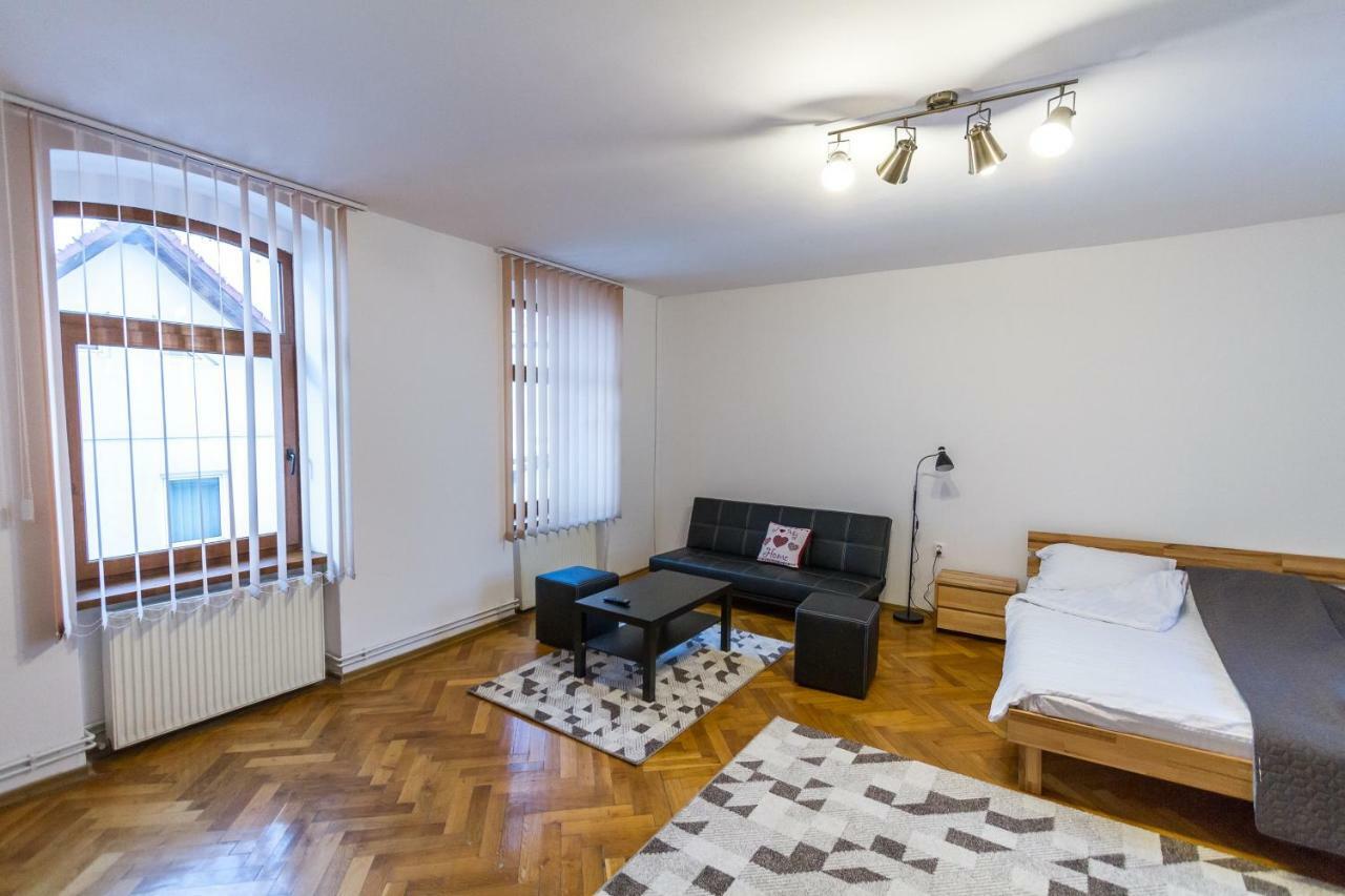 Pe Tocile Apartment Брашов Екстериор снимка