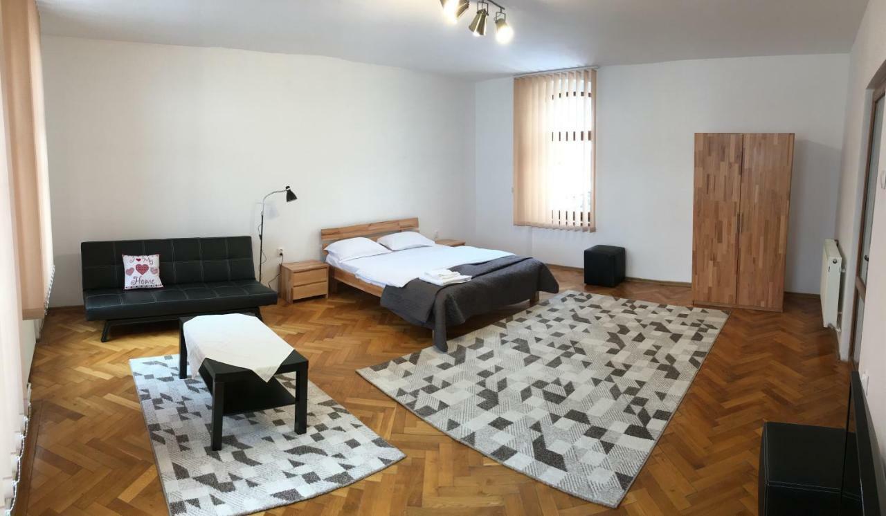 Pe Tocile Apartment Брашов Екстериор снимка