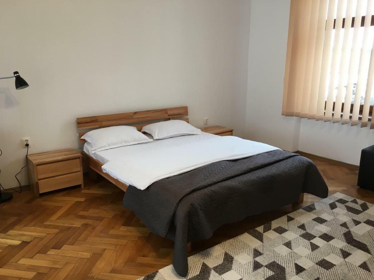 Pe Tocile Apartment Брашов Екстериор снимка