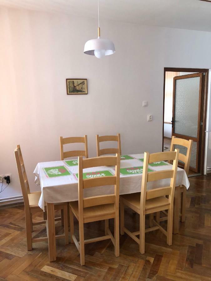 Pe Tocile Apartment Брашов Екстериор снимка